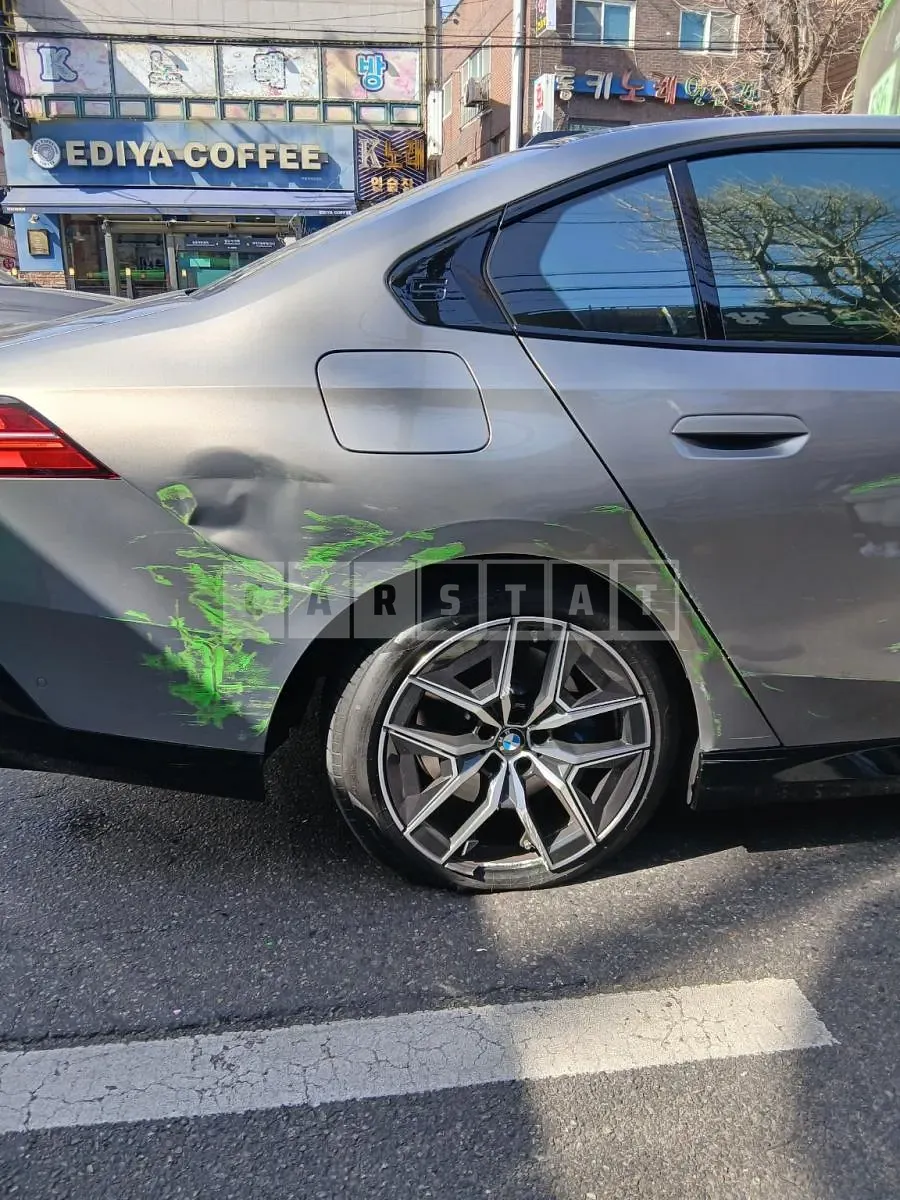 Photo 2 of 2: 2025 BMW 520i — Korean insurance auction