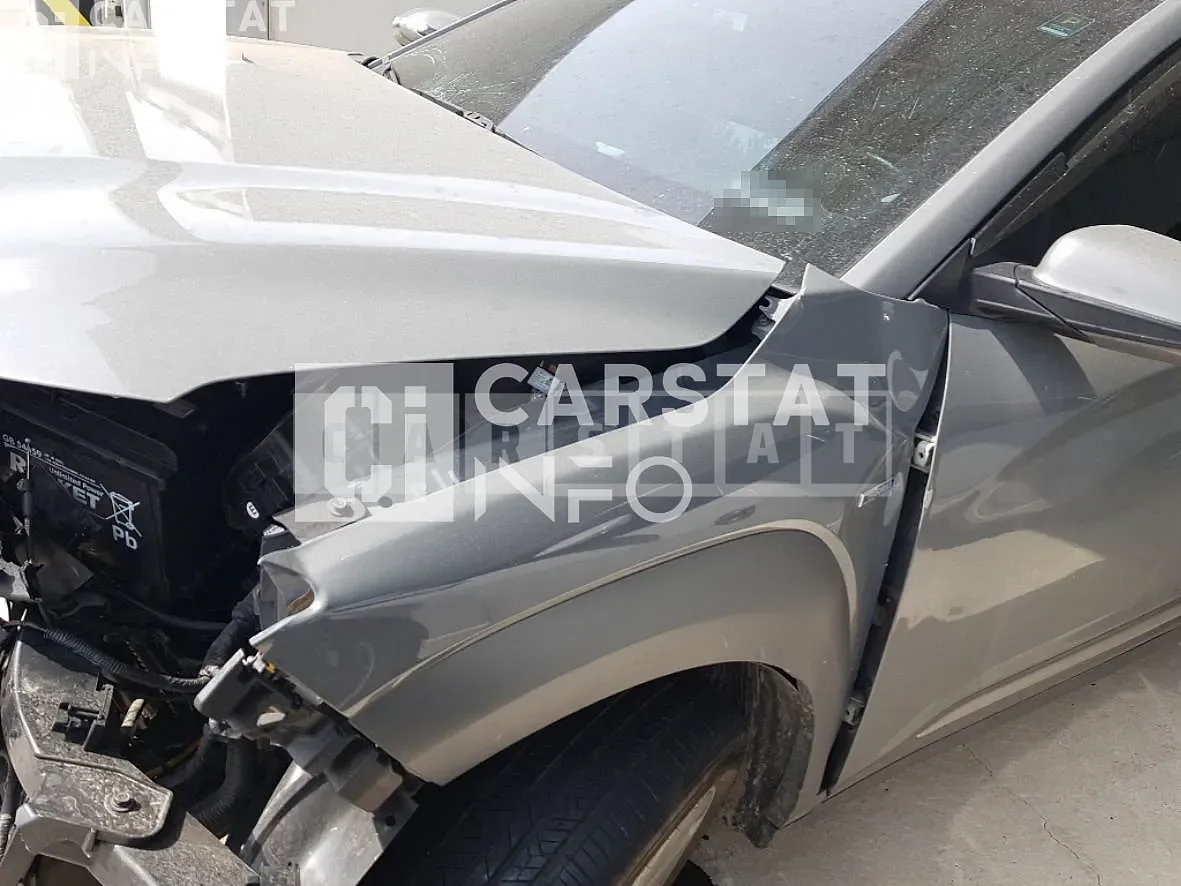 Photo 2 of 13: 2019 Hyundai Kona Electric, VIN KMHK381GFKU042121 — Korean insurance auction