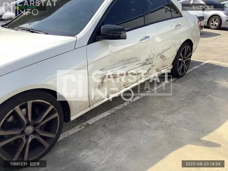 Photo 2 of 29: 2015 Mercedes-Benz E220, VIN WDDHF0AB3FB133209 — Korean insurance auction