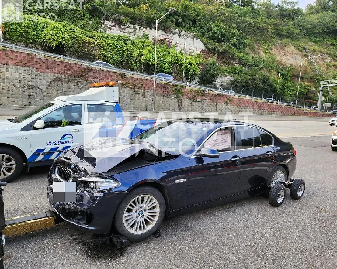 Photo 2 of 2: 2014 BMW 520d — Korean insurance auction
