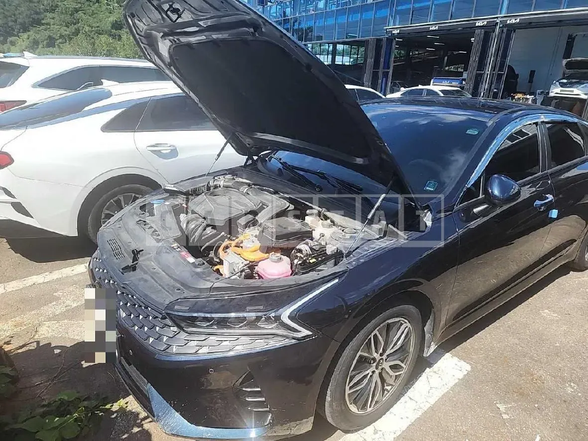Photo 2 of 6: 2020 Kia K5 Hybrid — Korean insurance auction
