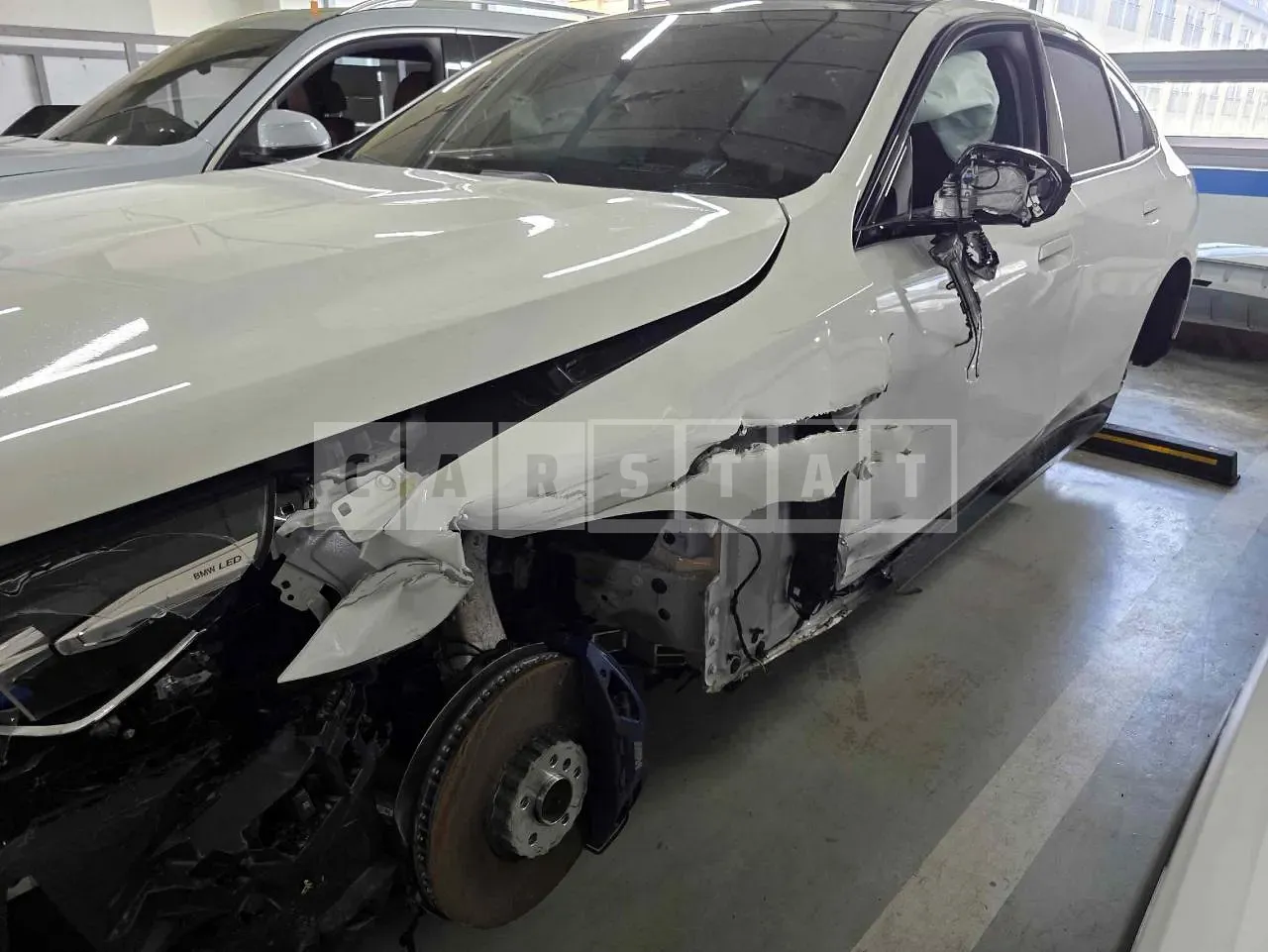 Photo 2 of 18: 2026 BMW i5 eDrive40, VIN WBY61HG03TCX45418 — Korean insurance auction