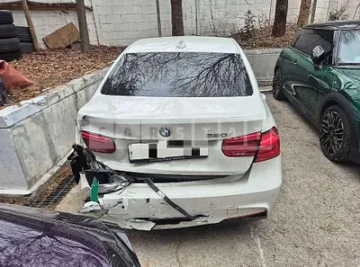Photo 1 of 9: 2018 BMW 320i — Korean insurance auction