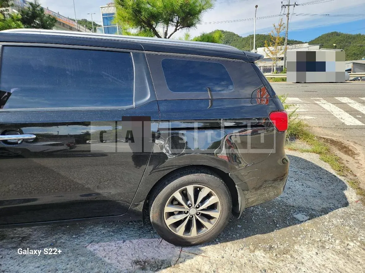 Photo 2 of 9: 2018 Kia Carnivals — Korean insurance auction
