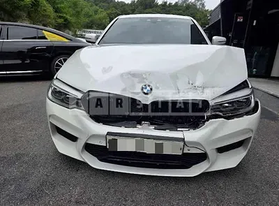 Photo 1 of 14: 2019 BMW 530i — Korean insurance auction