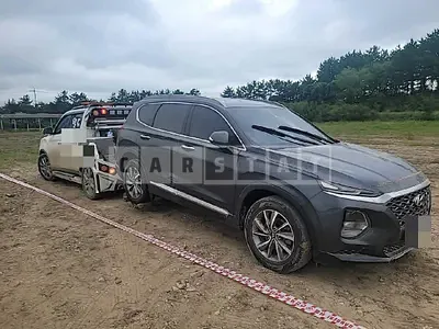 Photo 1 of 11: 2019 Hyundai Santa Fe, VIN KMHS381BBKU061027 — Korean insurance auction