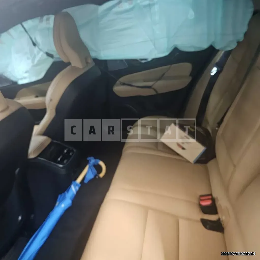 Photo 2 of 22: 2019 Volvo V60CCT5 AWD — Korean insurance auction