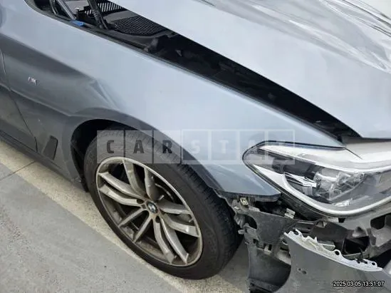 Photo 2 of 10: 2017 BMW 530i — Korean insurance auction
