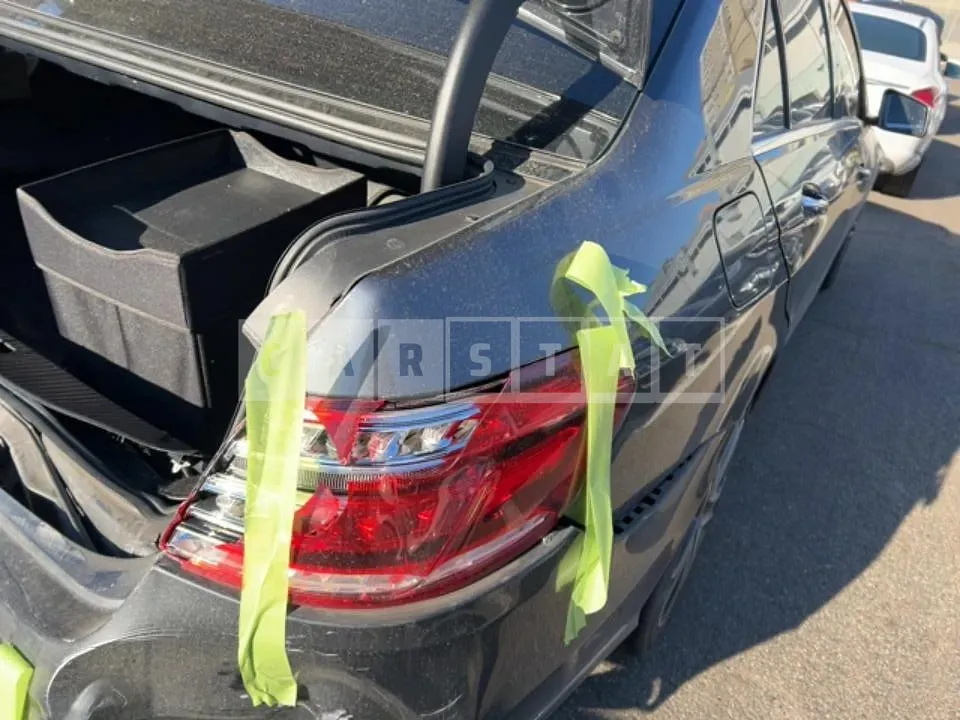 Photo 2 of 44: 2016 Mercedes-Benz E250 BlueTec 4Matic, VIN WDDHF9HB1GB233420 — Korean insurance auction