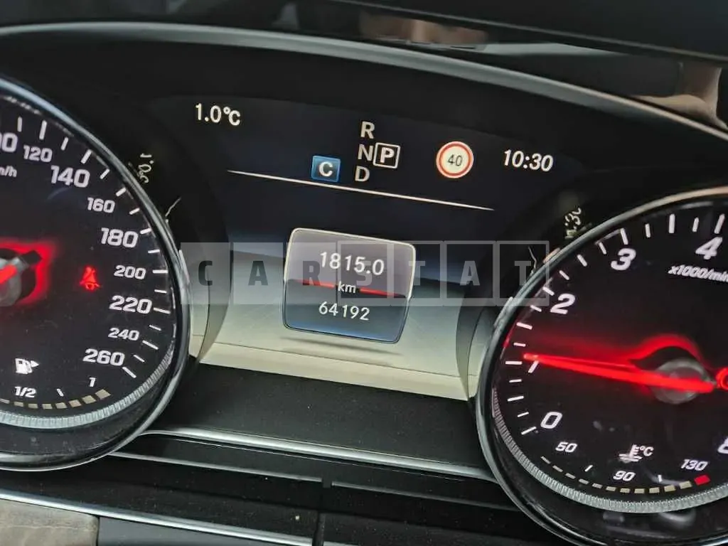 Photo 2 of 12: 2018 Mercedes-Benz E 300 4Matic, VIN WDDZF4KB7JA361545 — Korean insurance auction