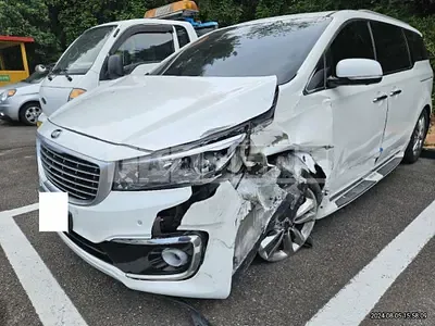 Photo 1 of 13: 2016 Kia Carnival — Korean insurance auction