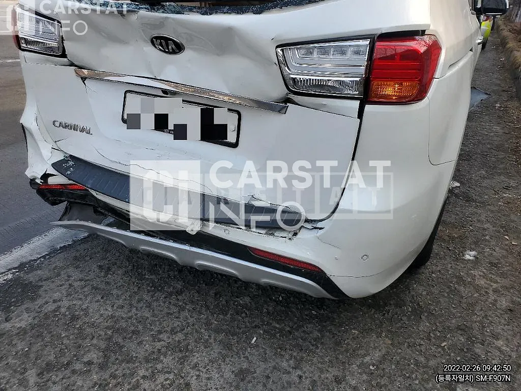Photo 2 of 8: 2015 Kia Carnival 9-Seater, VIN KNAME81ABFS063007 — Korean insurance auction