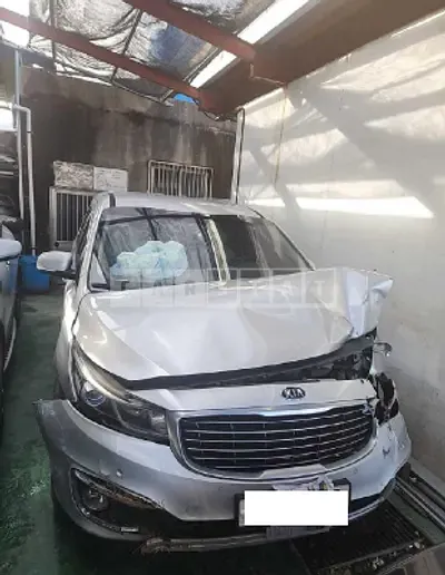 Photo 1 of 16: 2016 Kia Carnival, VIN KNAMB81ABGS106622 — Korean insurance auction
