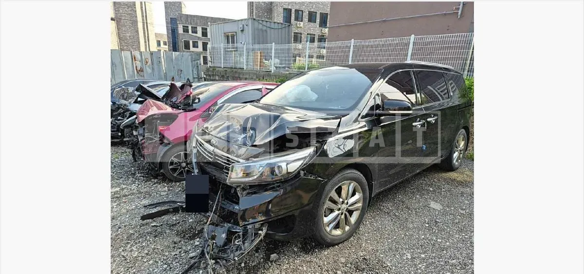 Photo 2 of 8: 2015 Kia Carnival Limousine — Korean insurance auction
