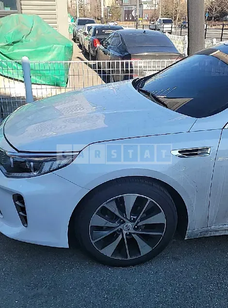Photo 2 of 12: 2016 Kia K5, VIN KNAGX411BGA040576 — Korean insurance auction