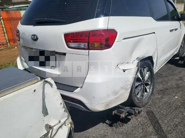 Photo 2 of 11: 2015 Kia Carnival 9 Seater — Korean insurance auction