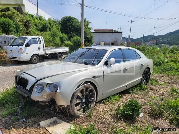 Photo 2 of 13: 2014 Bentley Continental Flying Spur W12 — Korean insurance auction