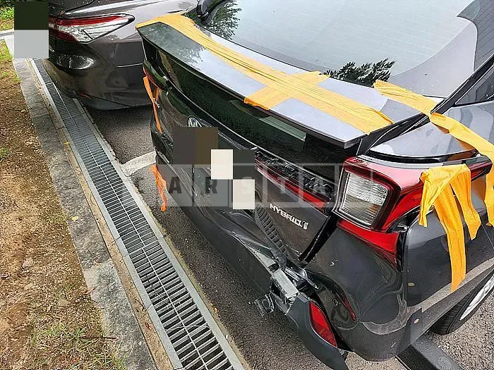 Photo 2 of 4: 2022 Toyota Prius, VIN JTDKAMFU8N3173018 — Korean insurance auction