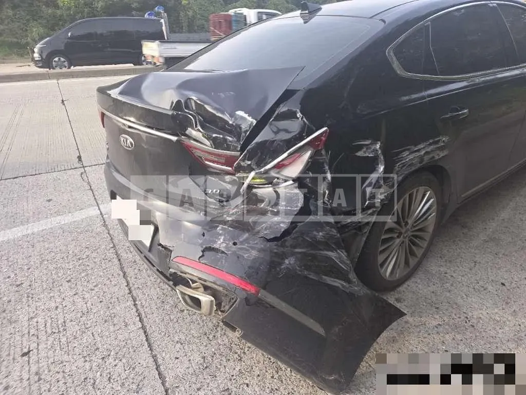 Photo 2 of 8: 2018 Kia K7 — Korean insurance auction