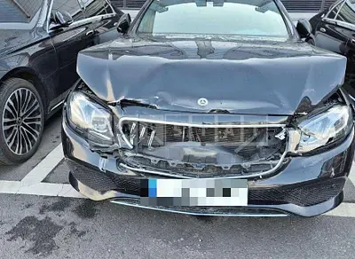 Photo 1 of 13: 2018 Mercedes-Benz E300 4Matic — Korean insurance auction