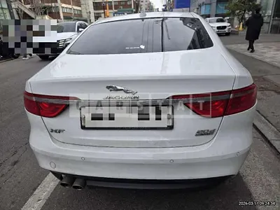 Photo 1 of 19: 2017 Jaguar XF 20d — Korean insurance auction