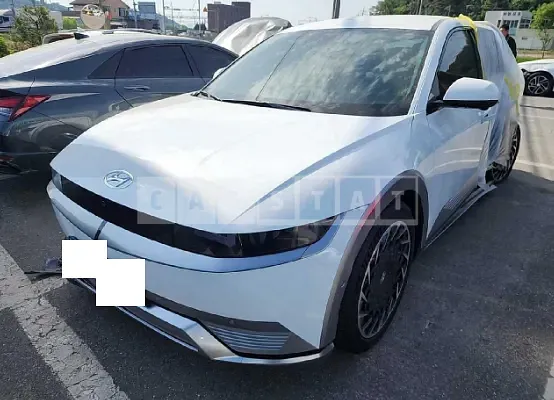 Photo 2 of 10: 2022 Hyundai Modern Ionic 5, VIN KMHKR81AFNU014052 — Korean insurance auction