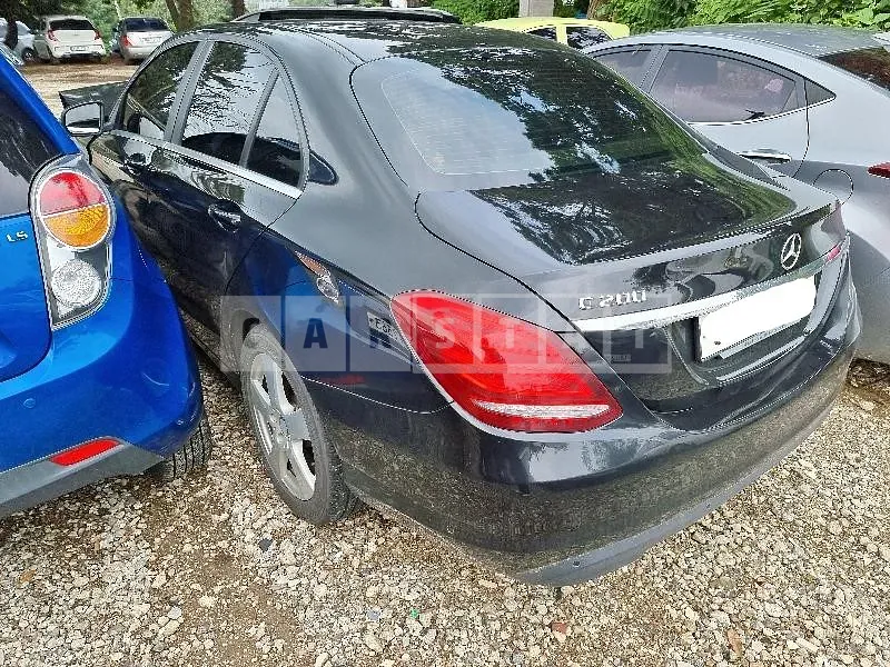 Photo 2 of 23: 2016 Mercedes-Benz C 200, VIN WDDWF4CB5GF378163 — Korean insurance auction