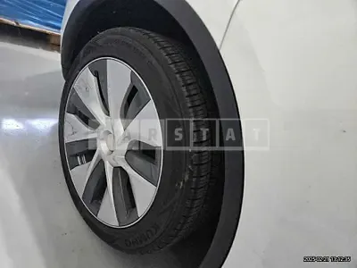 Photo 1 of 2: 2024 Tesla (parts) Model Y RWD Wheels — Korean insurance auction