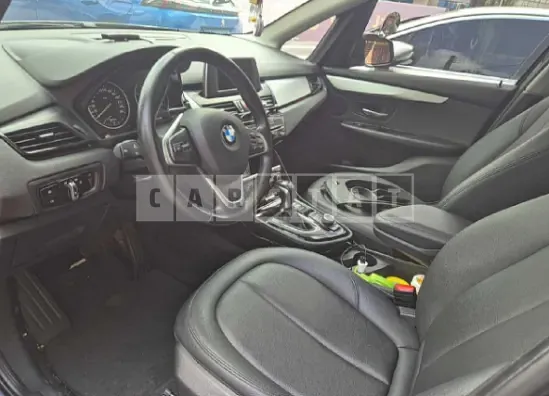 Photo 2 of 23: 2017 BMW Active Tourer — Korean insurance auction