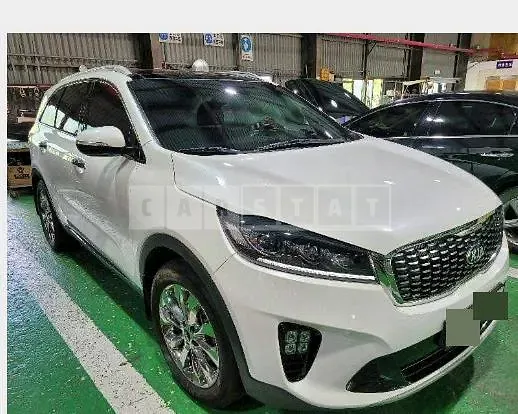 Photo 2 of 4: 2018 Kia Sorento — Korean insurance auction