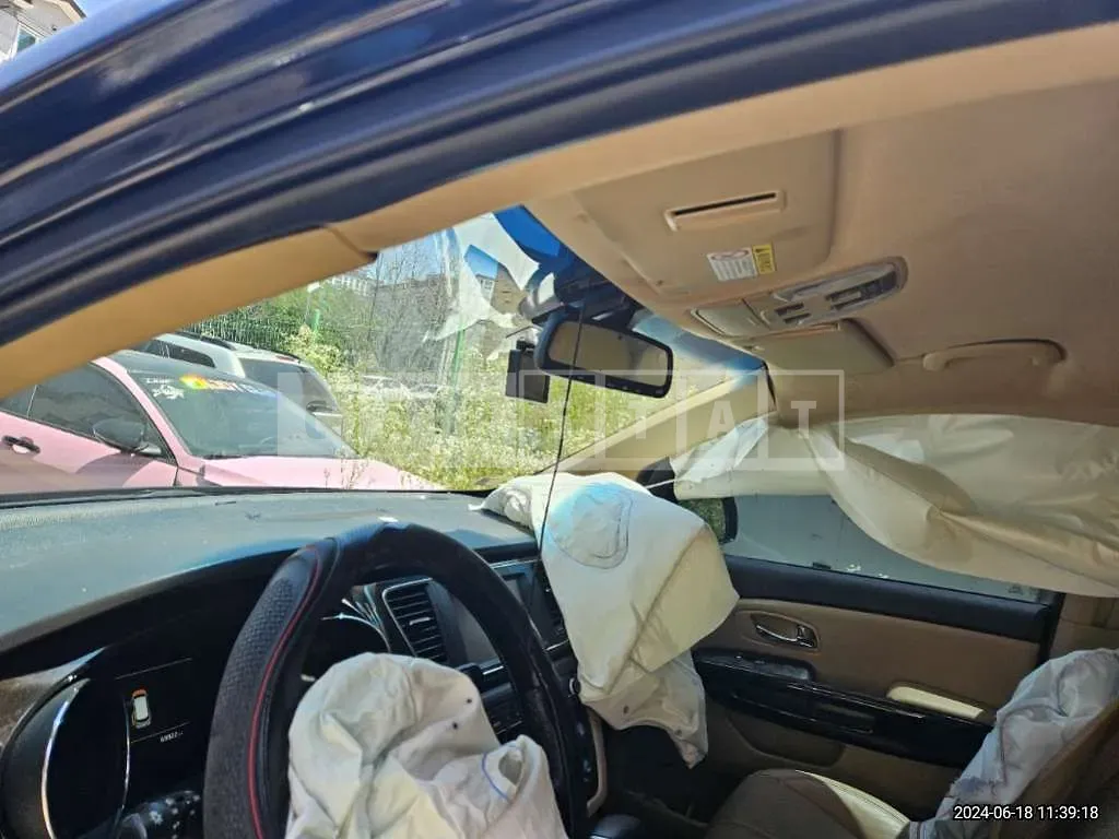 Photo 2 of 25: 2020 Kia Carnival — Korean insurance auction