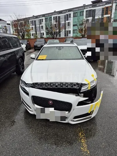 Photo 1 of 23: 2018 Jaguar XF 20d — Korean insurance auction