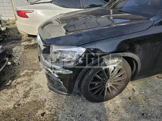Photo 2 of 37: 2019 Mercedes-Benz GLC300 4Matic Coupe, VIN WDC0J4KB0KF644594 — Korean insurance auction
