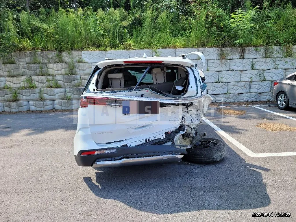 Photo 2 of 16: 2023 Kia Carnival 3.5, VIN KNANE813BPS277145 — Korean insurance auction