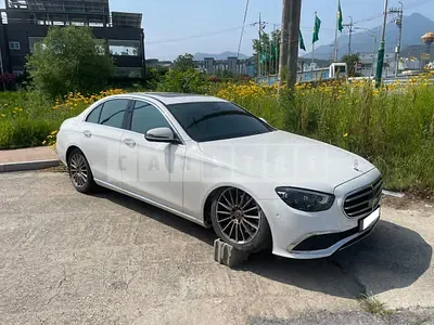 Photo 1 of 34: 2021 Mercedes-Benz E250, VIN W1KZF4FB9MA974684 — Korean insurance auction
