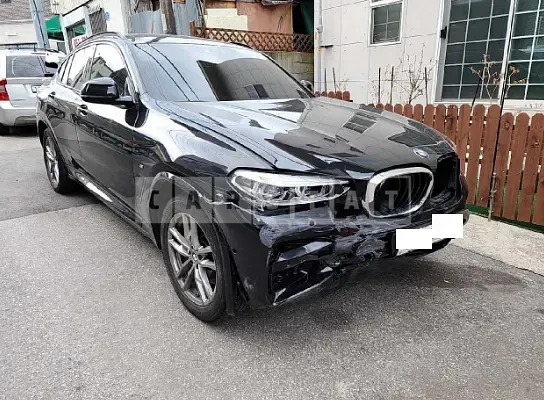 Photo 2 of 18: 2019 BMW X4 xDrive20d M Sport Package, VIN WBAVJ9103K9A39685 — Korean insurance auction