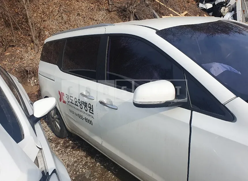 Photo 2 of 16: 2016 Kia Carnival, VIN KNHMF37ABGS153004 — Korean insurance auction