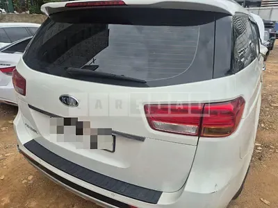 Photo 1 of 11: 2017 Kia Carnivals — Korean insurance auction