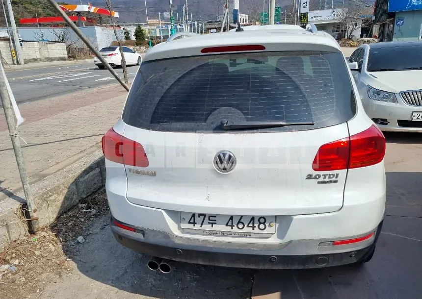Photo 2 of 12: 2015 Volkswagen Tiguan 2.0 TDI Blue Motion, VIN WVGZZZ5NZFW560449 — Korean insurance auction