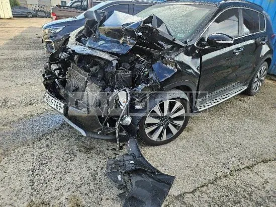 Photo 2 of 4: 2018 Kia Sportage, VIN KNAPM813BJK521081 — Korean insurance auction