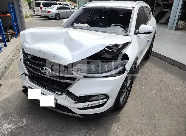 Photo 2 of 8: 2018 Hyundai Tucson, VIN KMHJ381ABJU572102 — Korean insurance auction