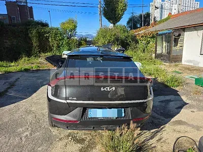 Photo 1 of 8: 2024 Kia EV6 — Korean insurance auction