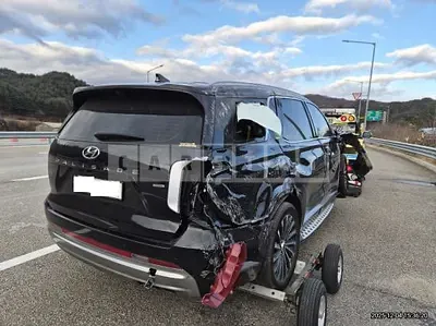 Photo 1 of 15: 2023 Hyundai Palisade, VIN KMHR581EDPU564431 — Korean insurance auction