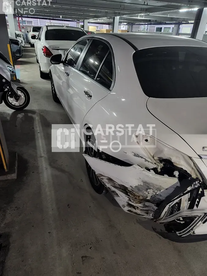 Photo 2 of 6: 2019 Mercedes-Benz C 200, VIN WDDWF8AB1KR489603 — Korean insurance auction