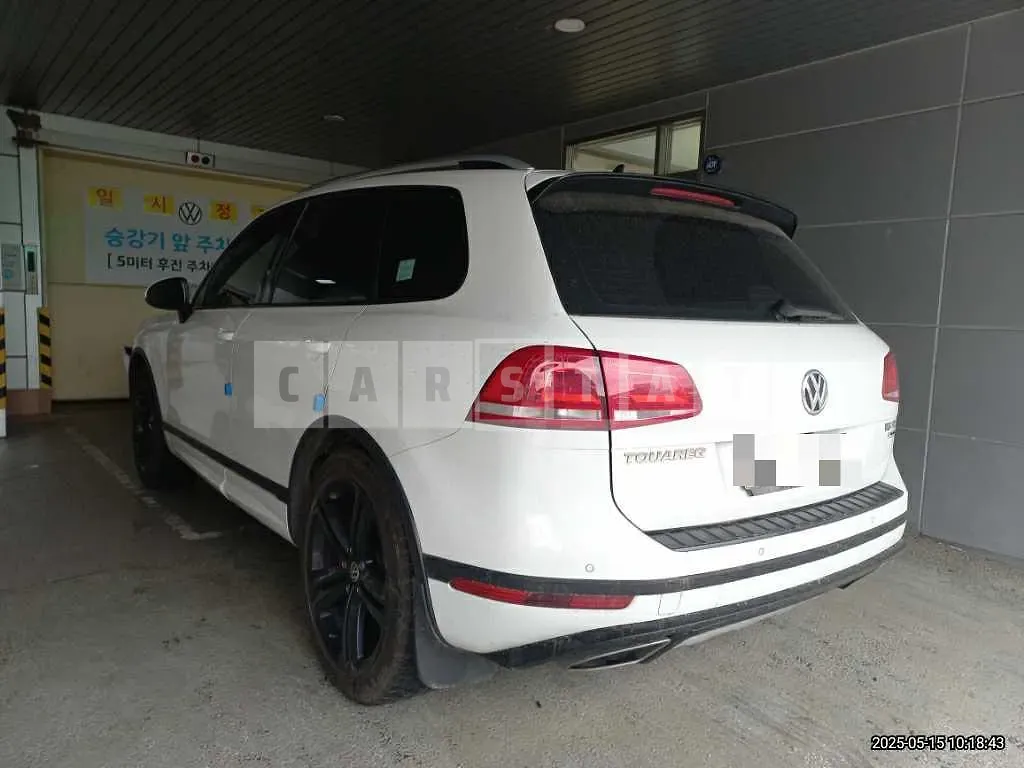 Photo 2 of 30: 2016 Volkswagen Touareg V6 3.0 TDI BMT — Korean insurance auction