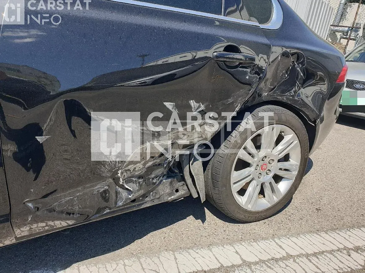 Photo 2 of 30: 2017 Jaguar XF 20d, VIN SAJBB4BN9HCY47002 — Korean insurance auction