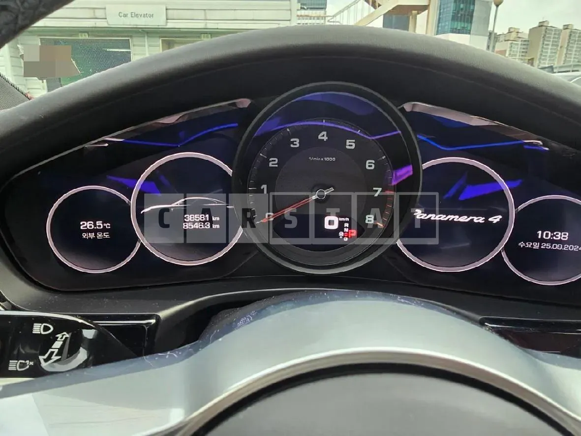 Photo 2 of 47: 2018 Porsche Panamera 4 — Korean insurance auction