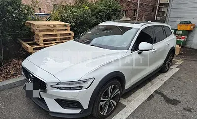 Photo 1 of 26: 2020 Volvo V60CCT5 AWD — Korean insurance auction