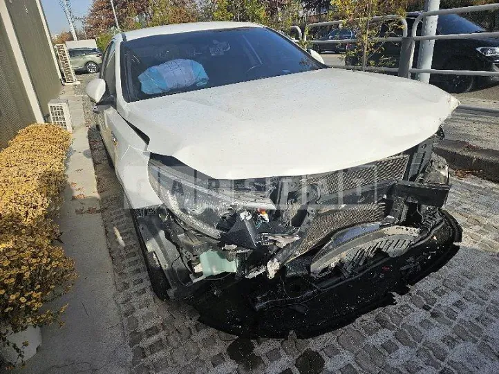 Photo 2 of 7: 2016 Kia K5 2.0(LPG), VIN KNAGS416BGA096267 — Korean insurance auction