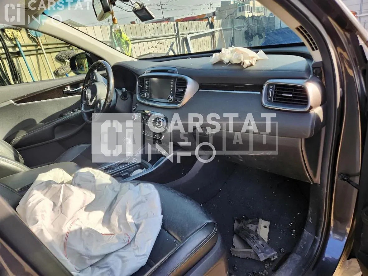 Photo 2 of 14: 2015 Kia Sorento, VIN KNAPH81ABFA105228 — Korean insurance auction